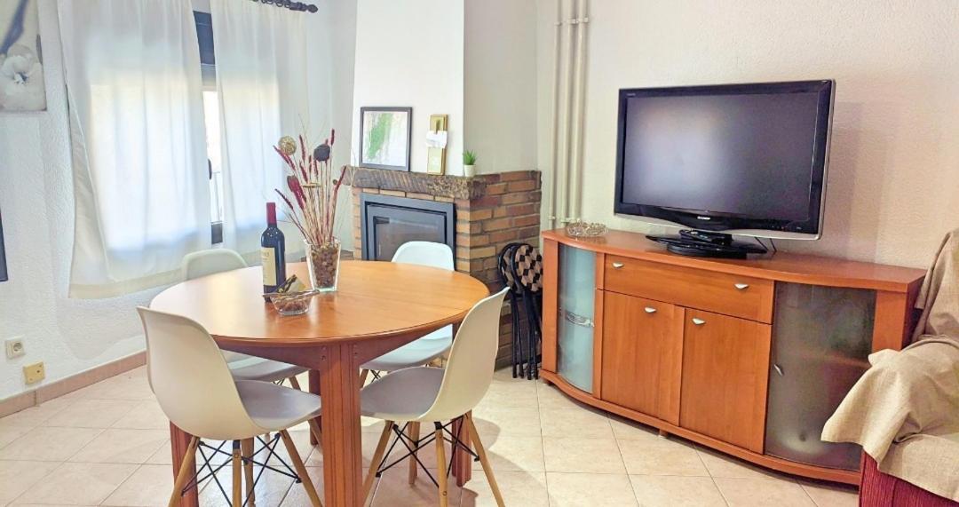 Apartament Macabeu Cim Apartaments Корнуделья Экстерьер фото